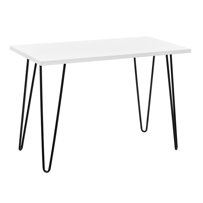 Белый письменный стол в минималистичном стиле